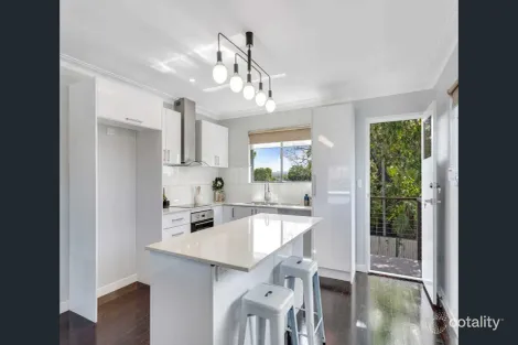 Property photo of 90 Wilson Street Labrador QLD 4215