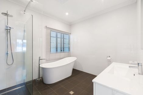 Property photo of 19 Palm Avenue Holland Park West QLD 4121
