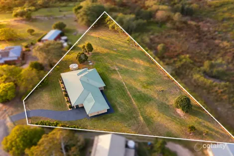 Property photo of 25 Hein Court Regency Downs QLD 4341