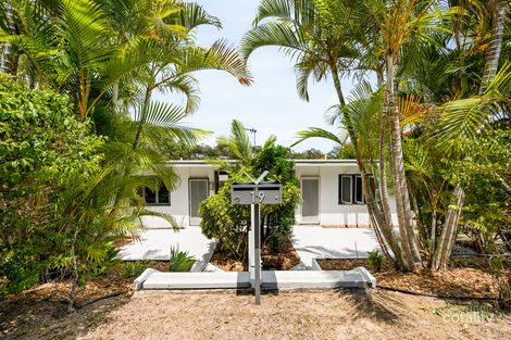 19 Pine Ave, West Gladstone, QLD 4680