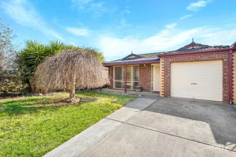 Property photo of 6 Farnham Crescent Mill Park VIC 3082