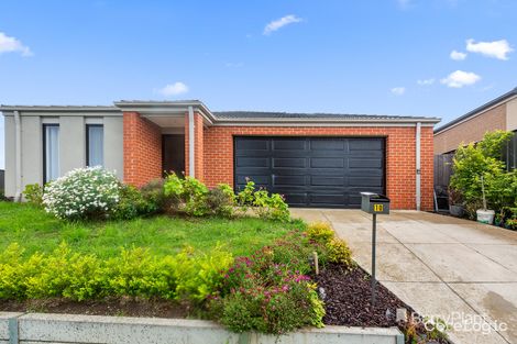 Property photo of 10 Powell Place Pakenham VIC 3810