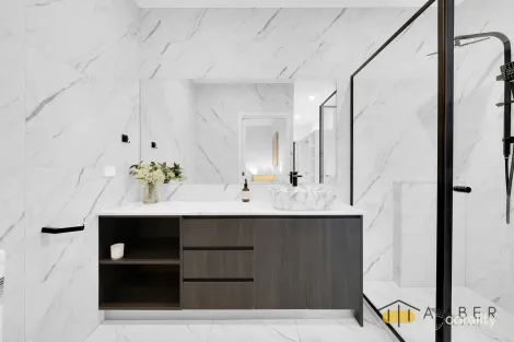 Property photo of 28 Graphite Crescent Wollert VIC 3750