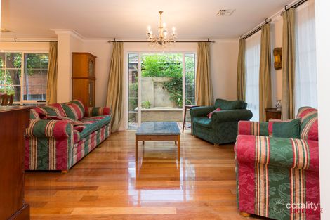 Property photo of 61 Hopetoun Circuit Yarralumla ACT 2600