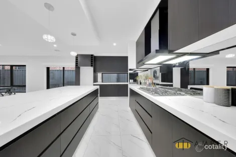 Property photo of 28 Graphite Crescent Wollert VIC 3750