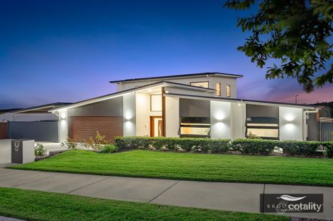 Property photo of 14 Oxenham Circuit Augustine Heights QLD 4300