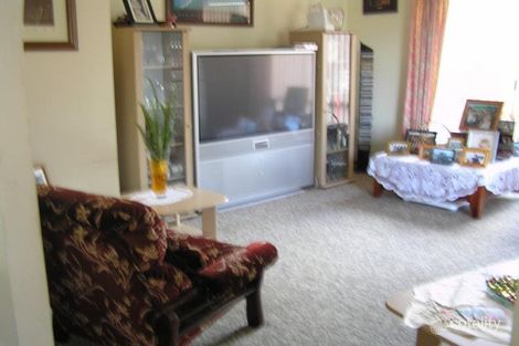 Property photo of 23 Saxtons Drive Moe VIC 3825