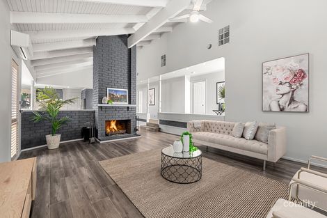 Property photo of 5 Carbon Crescent Mill Park VIC 3082