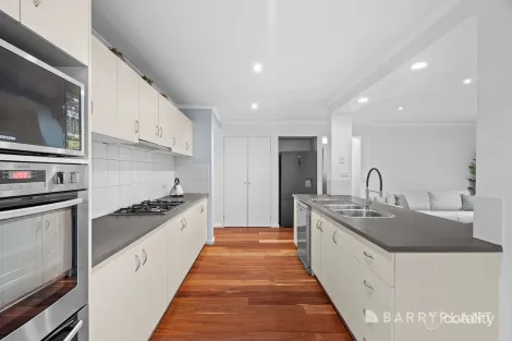 Property photo of 7 Regent Avenue Mooroolbark VIC 3138