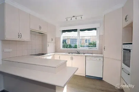 Property photo of 6 Knights Drive Glen Waverley VIC 3150