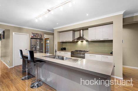 Property photo of 2 Allan Court Truganina VIC 3029