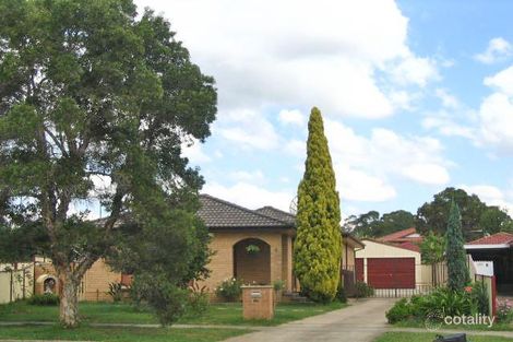 4 Kemmel Cl, Bossley Park, NSW 2176