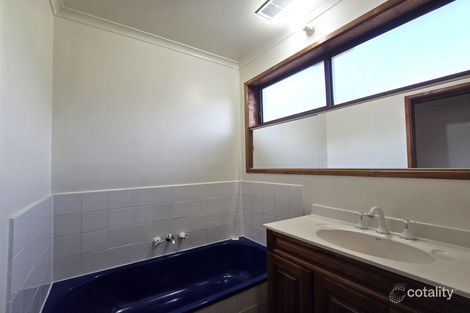Property photo of 4 Sundown Court Narre Warren VIC 3805