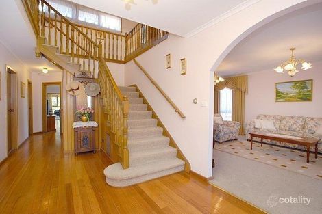 Property photo of 11 Karnak Court Glen Waverley VIC 3150