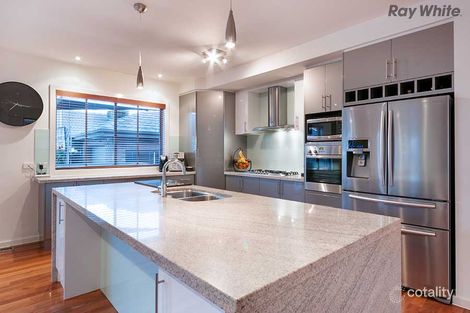 Property photo of 5 Marrowie Place Taylors Hill VIC 3037