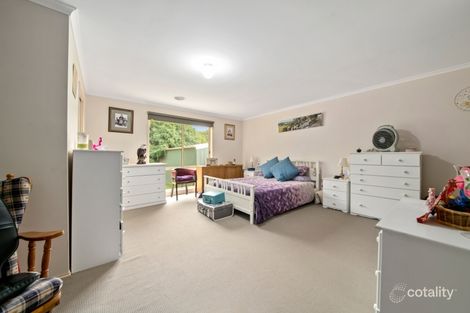 Property photo of 10 Jacqueline Place Pakenham VIC 3810