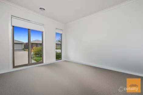 Property photo of 8 Makiti Crescent Harkness VIC 3337