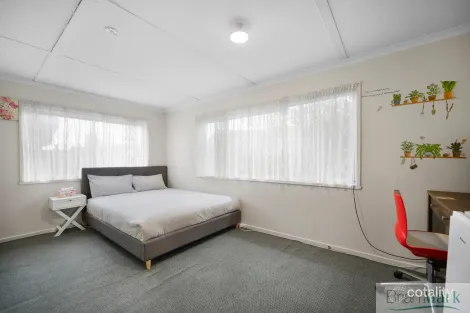 Property photo of 4 Geelong Road Werribee VIC 3030