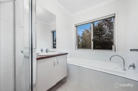 Property photo of 78 Selandra Boulevard Clyde North VIC 3978