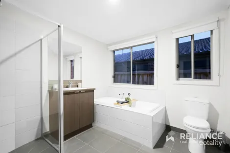 Property photo of 7 Duclair Avenue Werribee VIC 3030