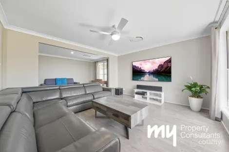 Property photo of 11 Buttercup Place Mount Annan NSW 2567