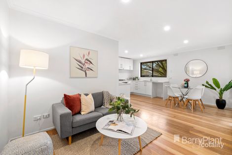 Property photo of 4 Greenway Drive Mill Park VIC 3082