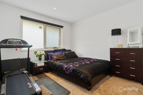 Property photo of 33 Pembroke Drive Somerville VIC 3912