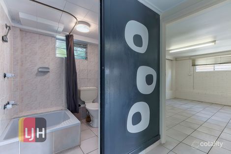 30 Wyman St, Stafford Heights, QLD 4053