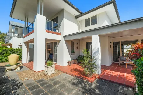 Property photo of 246 Easthill Drive Robina QLD 4226