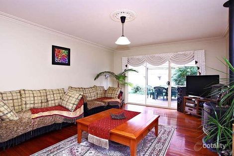 Property photo of 10 Spring Circuit Caroline Springs VIC 3023