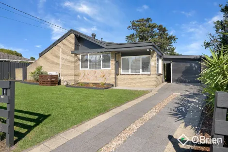 Property photo of 2 Garrylawn Court Frankston VIC 3199