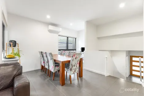 Property photo of 5 Birdie Place Carbrook QLD 4130