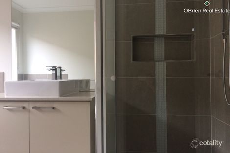 Property photo of 19 Shanahans Drive Cranbourne North VIC 3977