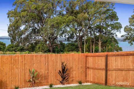 110 Broadwater Tce, Redland Bay, QLD 4165