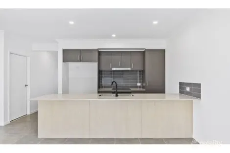 Property photo of 15 Edinburgh Crescent Gleneagle QLD 4285