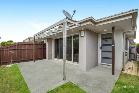 Property photo of 32 Milbrook Crescent Pimpama QLD 4209