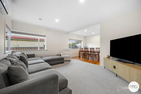 Property photo of 13 Iris Avenue Wendouree VIC 3355