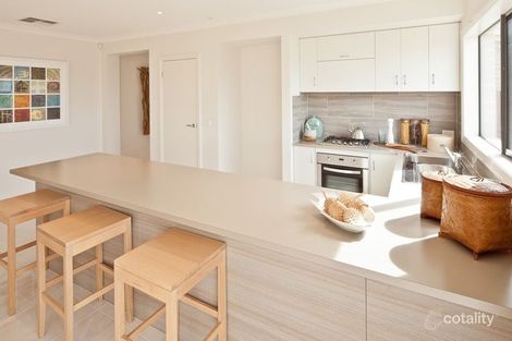 57 Growling Grass Dr, Clyde North, VIC 3978