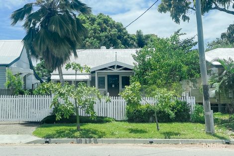 11 Edwards St, West End, QLD 4810