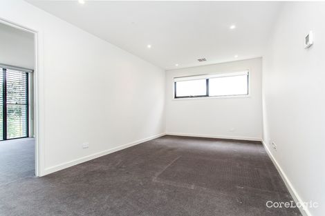 Property photo of 43 Stables Circuit Doncaster VIC 3108