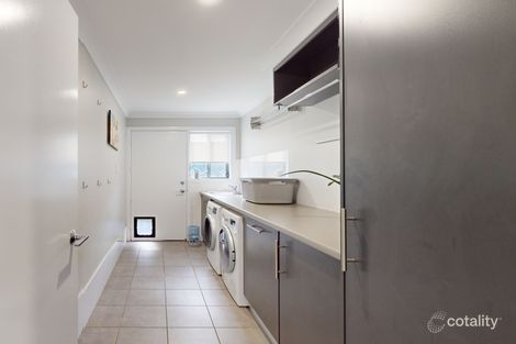Property photo of 4 Cowal Court Dubbo NSW 2830