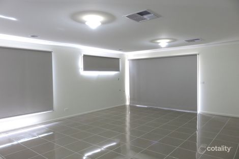 Property photo of 21 Carver Circuit Wollert VIC 3750