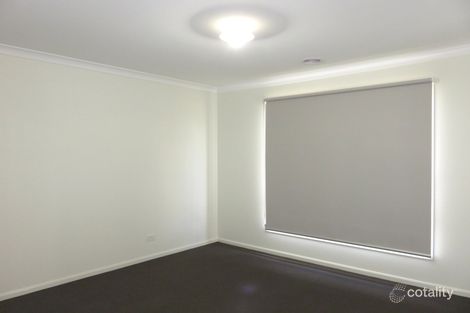 Property photo of 21 Carver Circuit Wollert VIC 3750