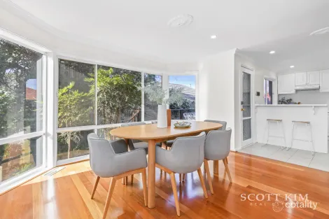 Property photo of 27 Munro Avenue Mount Waverley VIC 3149