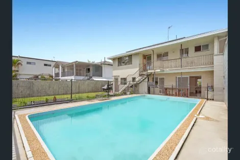 Property photo of 15 Margaroola Avenue Biggera Waters QLD 4216