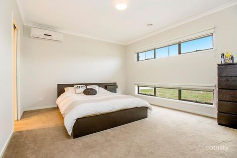 Property photo of 2 Hobart Way Taylors Hill VIC 3037