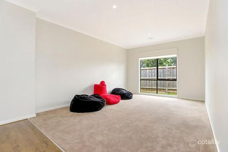 Property photo of 2 Hobart Way Taylors Hill VIC 3037