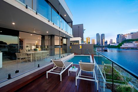 Property photo of 2/19 Havana Key Broadbeach Waters QLD 4218
