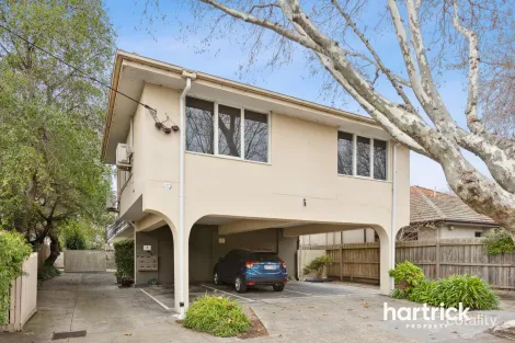 2/9 Foam St, Elwood, VIC 3184