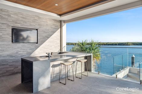 Property photo of 33 Knightsbridge Parade West Paradise Point QLD 4216